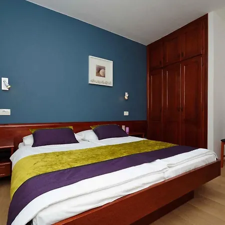 Apartment Three-bedroom Near Sea Rabac