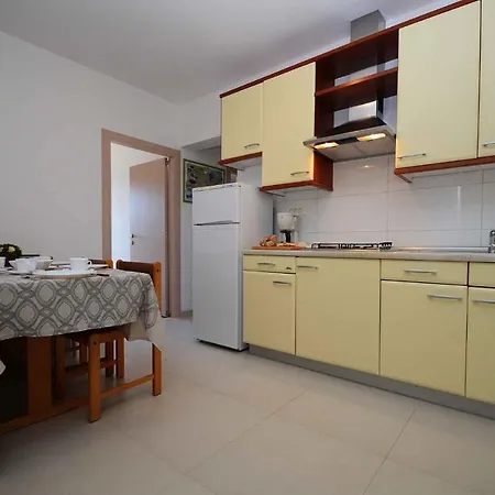 Apartment Three-bedroom Near Sea *