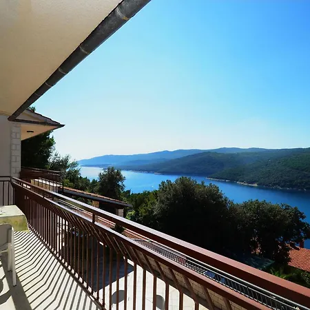 Apartment Three-bedroom Near Sea *