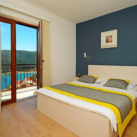 Three-bedroom Near Sea Rabac