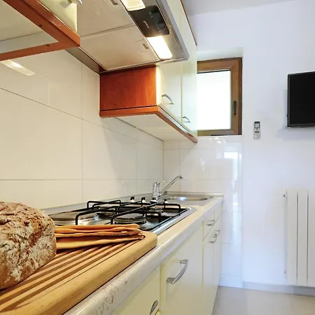 Apartment Three-bedroom Near Sea
