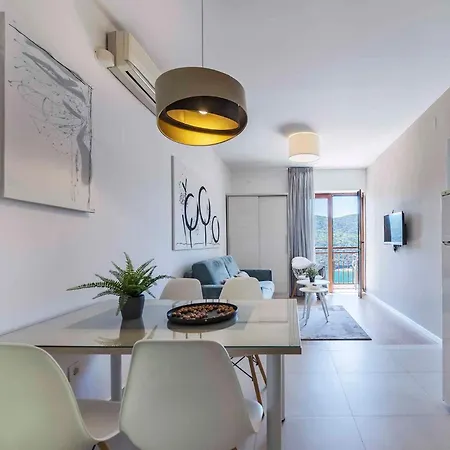 Apartman Three-bedroom Near Sea