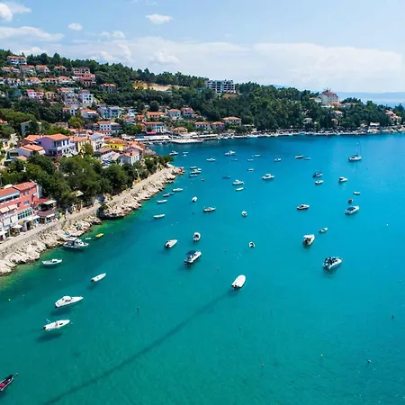 Apartman Three-bedroom Near Sea Rabac