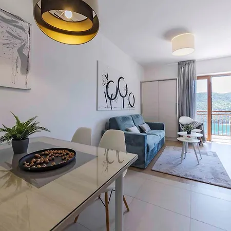 Three-bedroom Near Sea