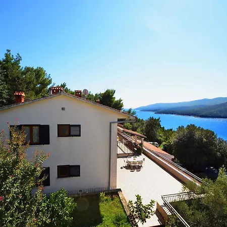Three-bedroom Near Sea Apartman *