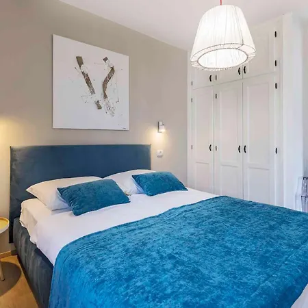 Three-bedroom Near Sea Apartman