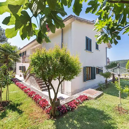 Apartman Three-bedroom Near Sea *