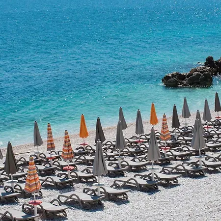 Three-bedroom Near Sea Apartman