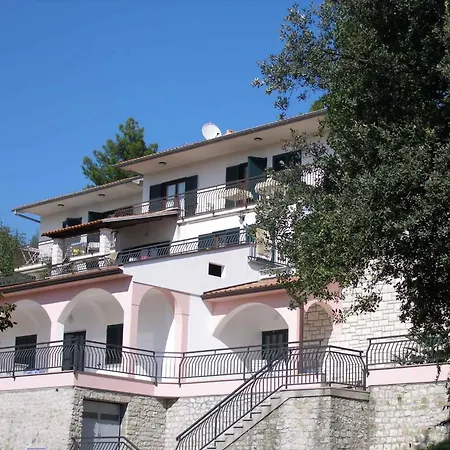 Apartman Three-bedroom Near Sea *