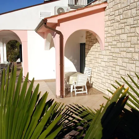 Three-bedroom Near Sea Rabac